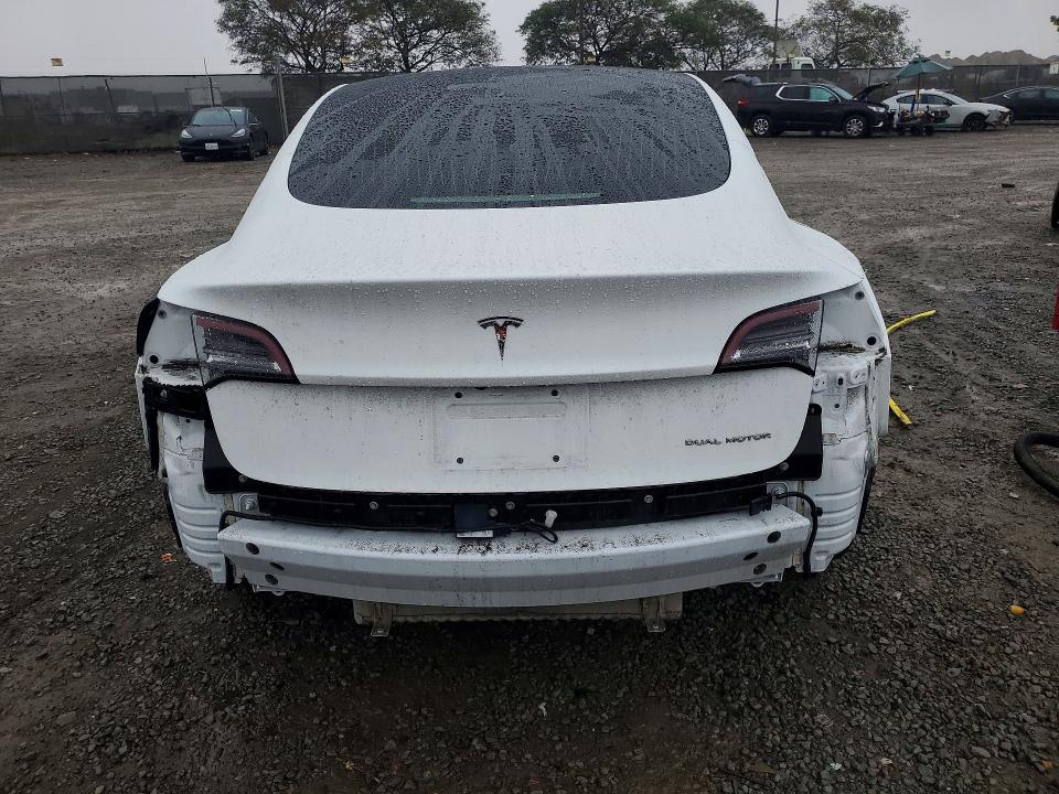 Продажа на аукционе авто 2018 Tesla Model 3, vin: 5YJ3E1EB1JF135568, номер лота: 75196935