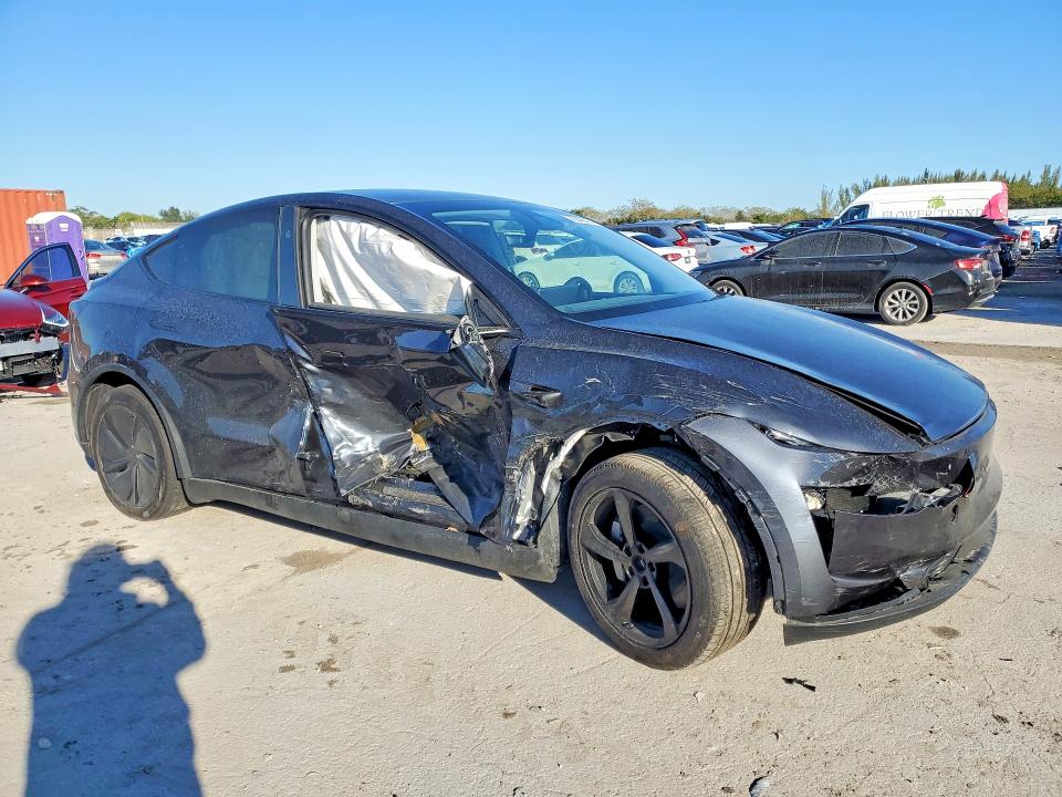 75942615 :رقم المزاد ، 7SAYGDED1TA474336 vin ، 2026 Tesla Model Y مزاد بيع