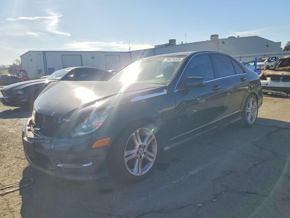 2013 Mercedes-benz C მანქანა იყიდება აუქციონზე, vin: WDDGF4HB7DA796570, აუქციონის ნომერი: 75474445