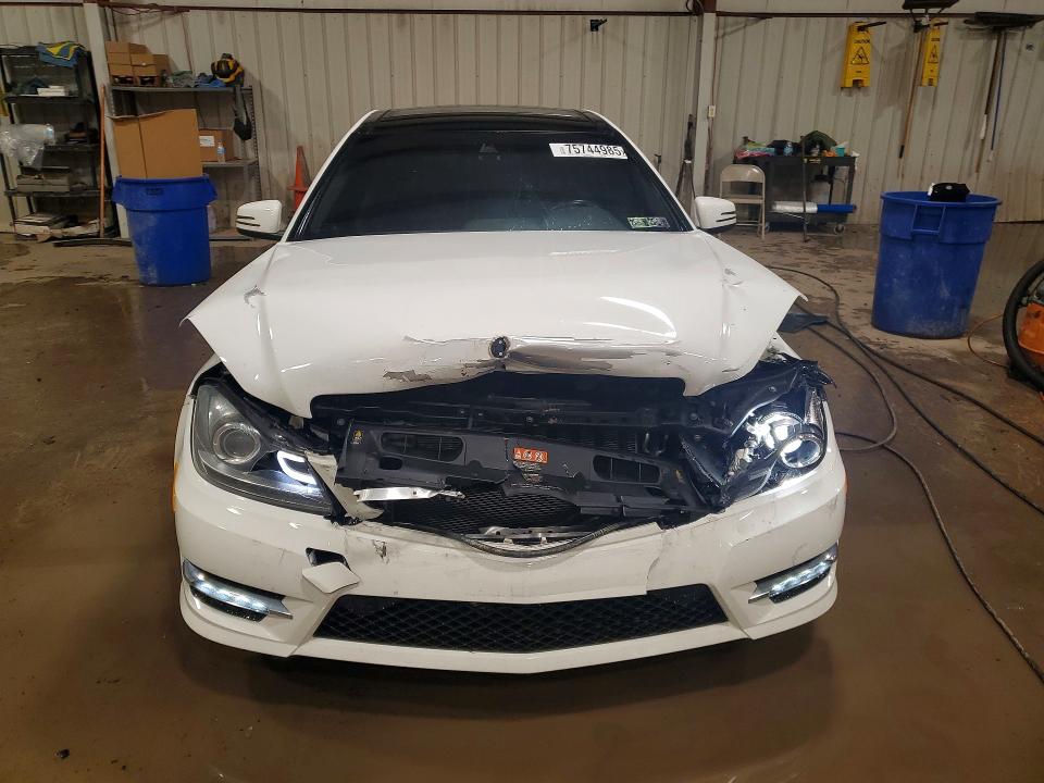 2015 Mercedes-benz C მანქანა იყიდება აუქციონზე, vin: WDDGJ8JB6FG410804, აუქციონის ნომერი: 75744985
