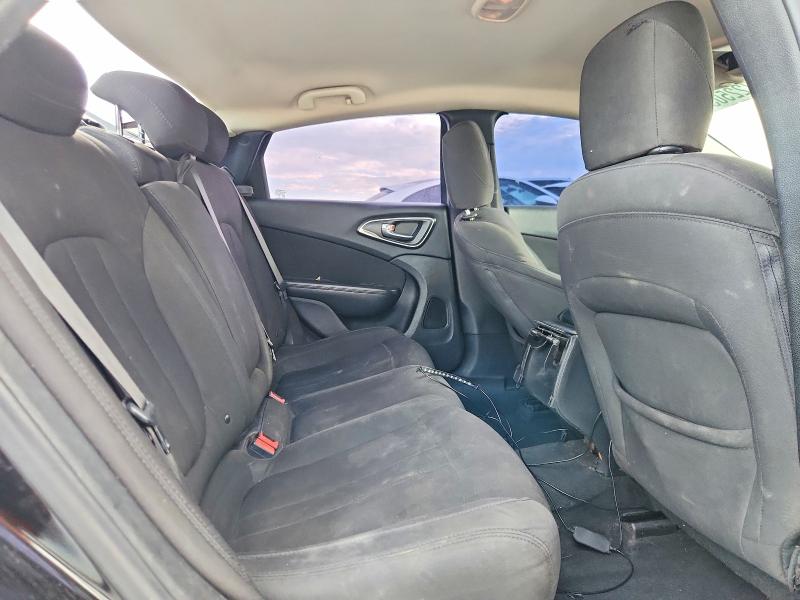 Aukcja sprzedaży 2015 Chrysler 200, vin: 1C3CCCAB0FN695070, numer aukcji: 77225035