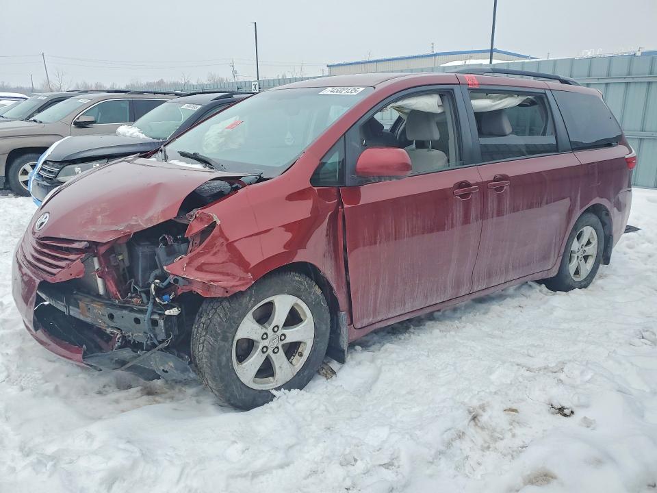 2015 Toyota Sienna მანქანა იყიდება აუქციონზე, vin: 5TDKK3DC3FS582481, აუქციონის ნომერი: 74502135