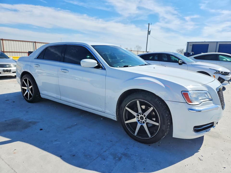 Продаж на аукціоні авто 2014 Chrysler 300, vin: 2C3CCAAG2EH381086, номер лоту: 77754045