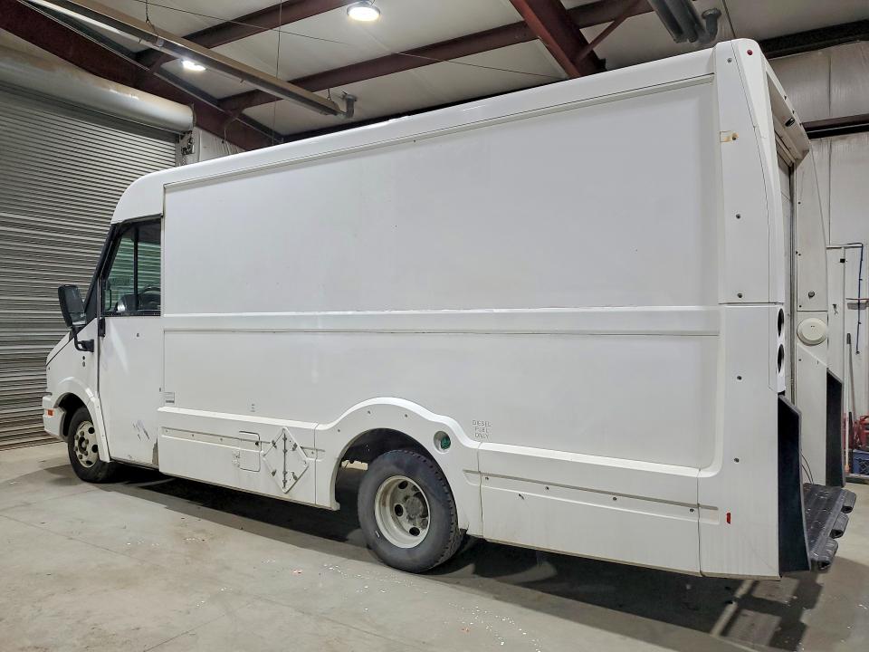 46921006 :رقم المزاد ، JALB4T172G7W00268 vin ، 2016 Isuzu Npr مزاد بيع