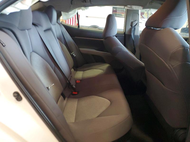 76743715 :رقم المزاد ، 4T1C31AK4NU575420 vin ، 2022 Toyota Camry Hybrid مزاد بيع