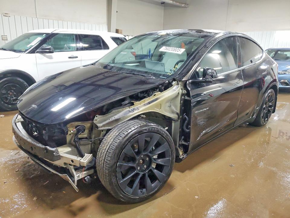 Продажа на аукционе авто 2022 Tesla Model Y, vin: 7SAYGDEE1NF533433, номер лота: 76020805