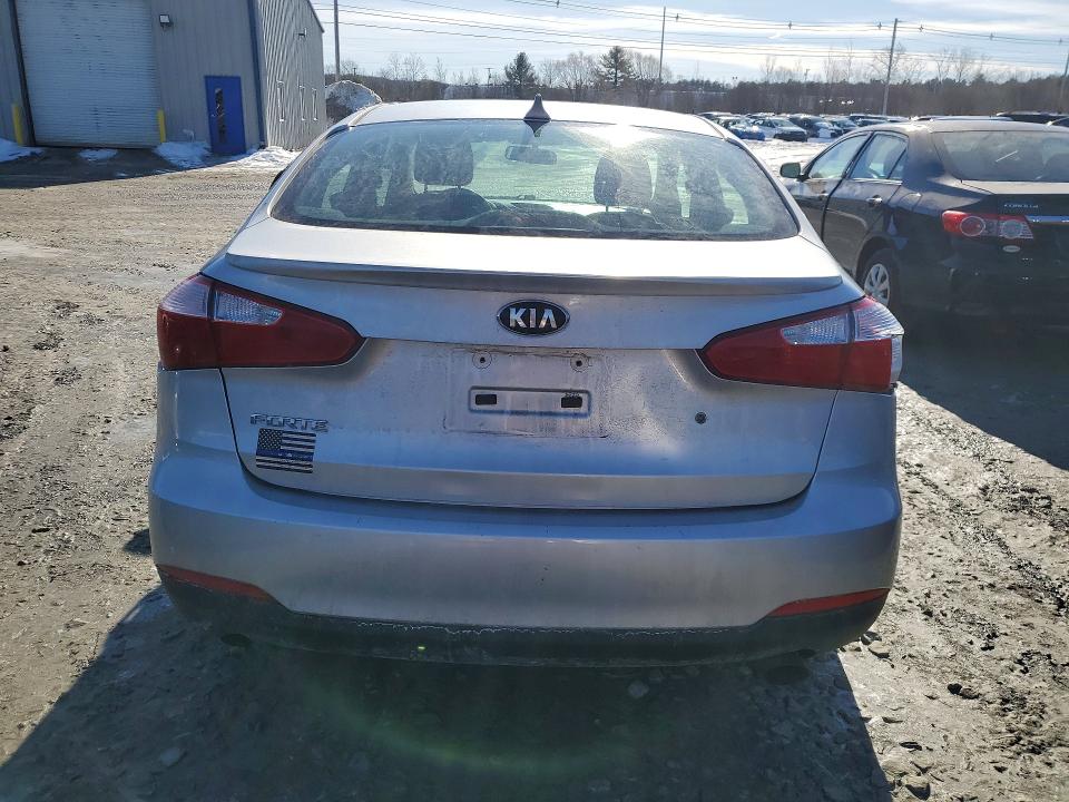 77355385 :رقم المزاد ، KNAFK4A68F5287417 vin ، 2015 Kia Forte مزاد بيع