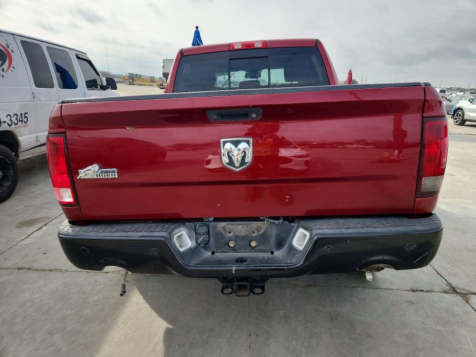 77883995 :رقم المزاد ، 1C6RR6LT5FS692301 vin ، 2015 Ram 1500 مزاد بيع