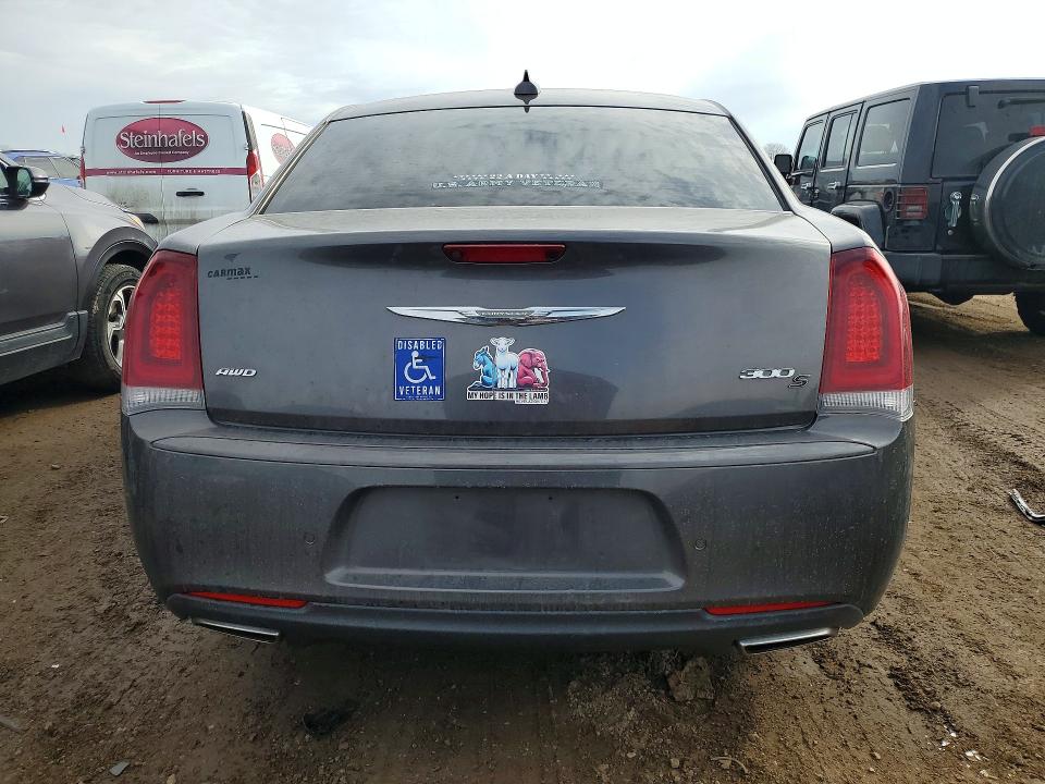 77352575 :رقم المزاد ، 2C3CCAGG1JH300399 vin ، 2018 Chrysler 300 مزاد بيع