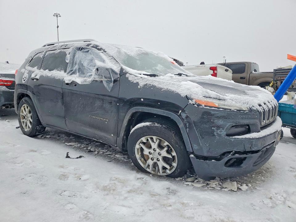 75361655 :رقم المزاد ، 1C4PJLCS5EW102585 vin ، 2014 Jeep Cherokee مزاد بيع