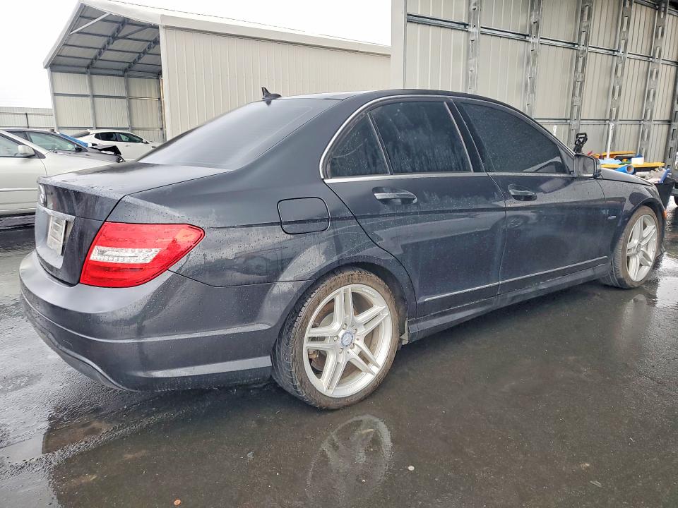 Продаж на аукціоні авто 2012 Mercedes-benz C, vin: WDDGF4HB7CR207484, номер лоту: 77543575