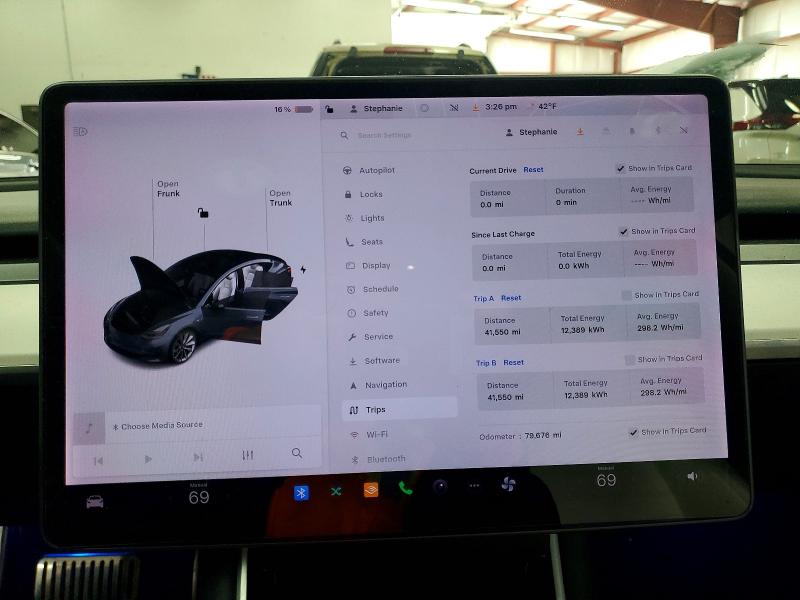 2018 Tesla Model 3 მანქანა იყიდება აუქციონზე, vin: 5YJ3E1EB9JF135026, აუქციონის ნომერი: 77525425
