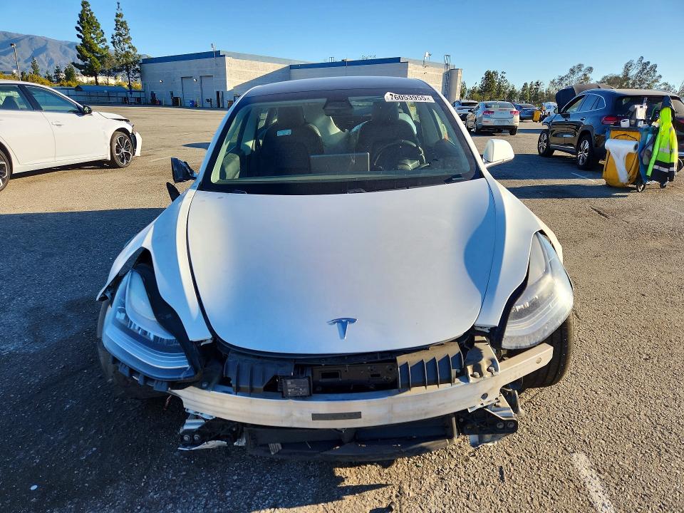 76053955 :رقم المزاد ، 5YJ3E1EA9LF806513 vin ، 2020 Tesla Model 3 مزاد بيع