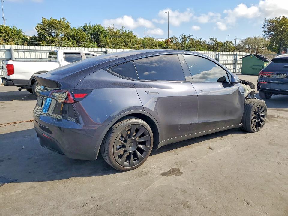 Продажа на аукционе авто 2024 Tesla Model Y, vin: 7SAYGDED5RA305963, номер лота: 78495895