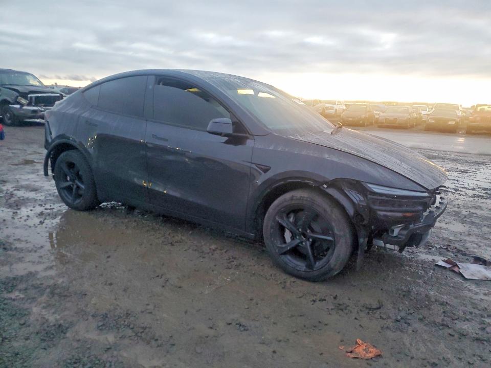 77208955 :رقم المزاد ، 7SAYGDED4TF408172 vin ، 2026 Tesla Model Y مزاد بيع