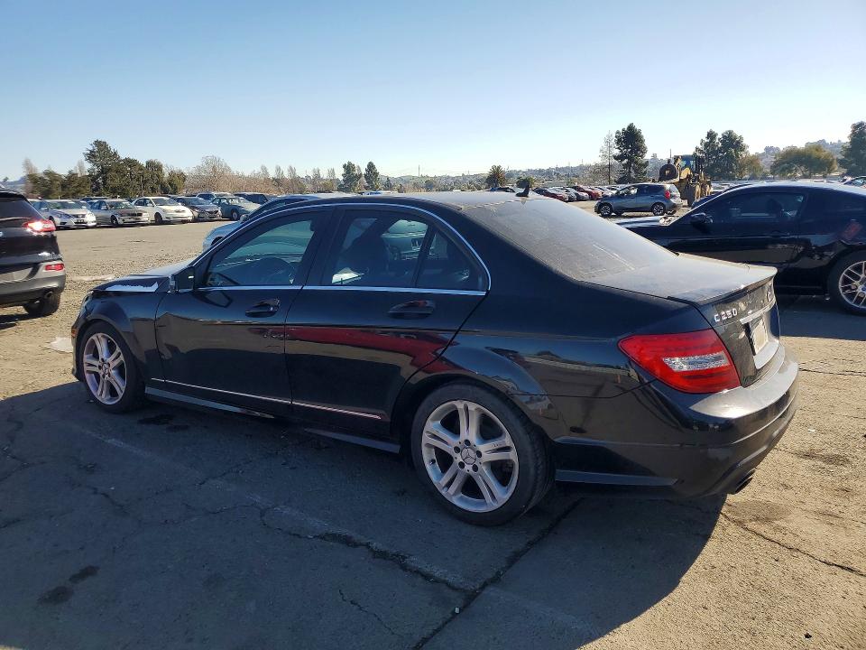 2013 Mercedes-benz C მანქანა იყიდება აუქციონზე, vin: WDDGF4HB7DA796570, აუქციონის ნომერი: 75474445