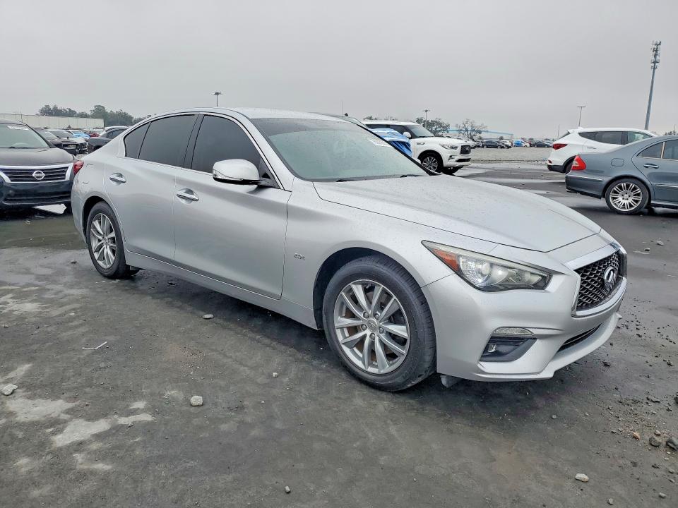 76393935 :رقم المزاد ، JN1CV7AP6JM240198 vin ، 2018 Infiniti Q50 مزاد بيع