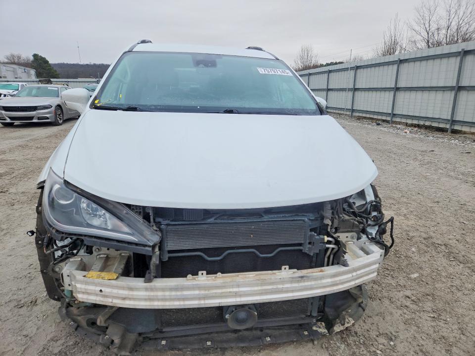 2017 Chrysler Pacifica მანქანა იყიდება აუქციონზე, vin: 2C4RC1EG2HR511009, აუქციონის ნომერი: 75797145