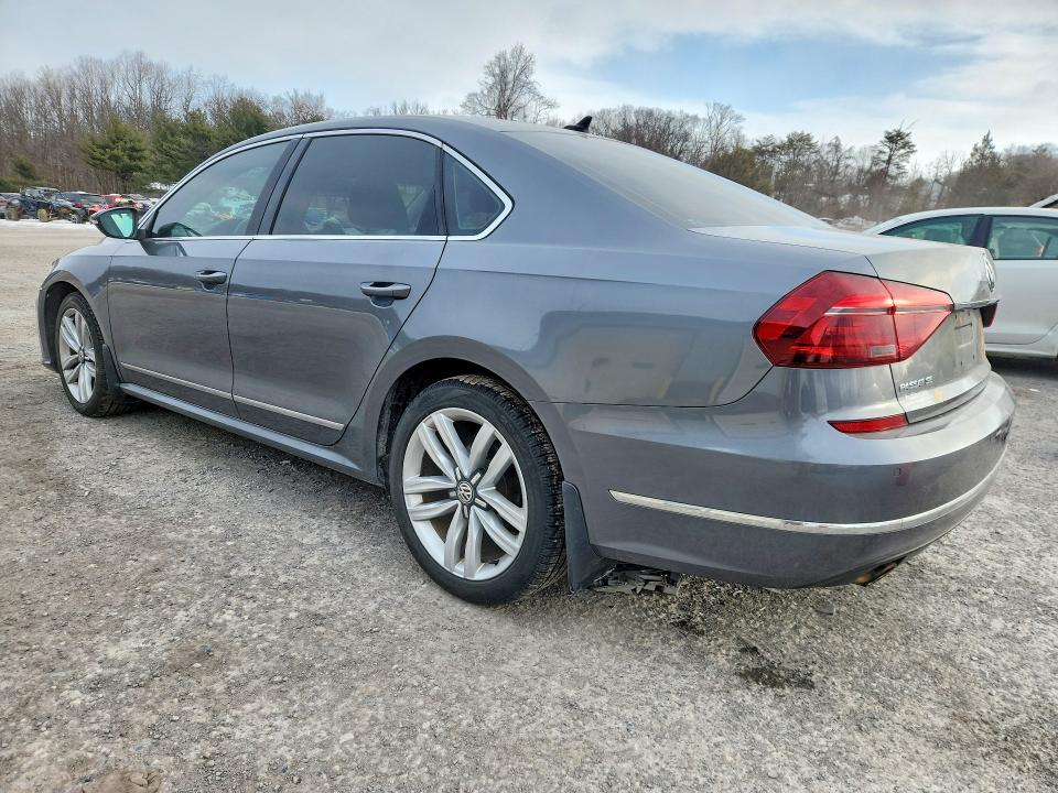 77145175 :رقم المزاد ، 1VWGT7A35HC038175 vin ، 2017 Volkswagen Passat مزاد بيع