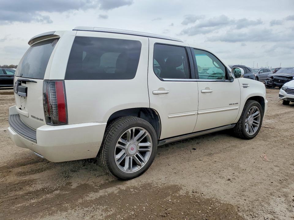 2013 Cadillac Escalade P მანქანა იყიდება აუქციონზე, vin: 1GYS4CEF1DR210517, აუქციონის ნომერი: 76864505