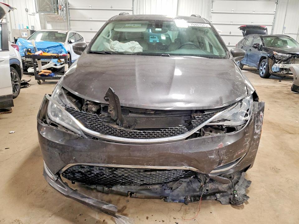 2017 Chrysler Pacifica მანქანა იყიდება აუქციონზე, vin: 2C4RC1BG9HR517457, აუქციონის ნომერი: 76807045