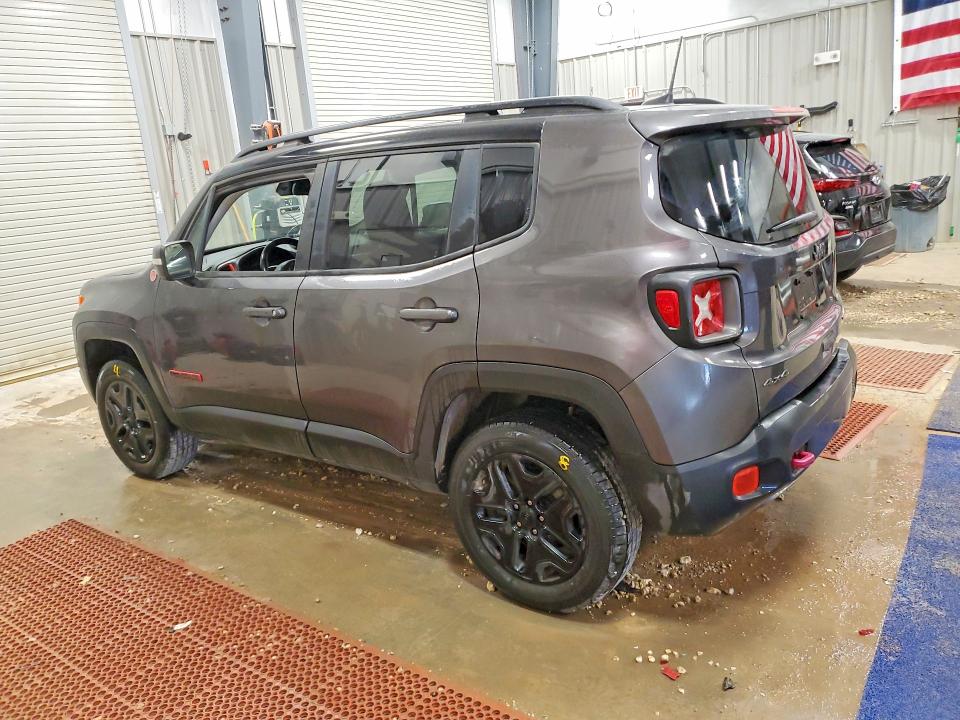 76258745 :رقم المزاد ، ZACCJBCB3JPH69087 vin ، 2018 Jeep Renegade مزاد بيع