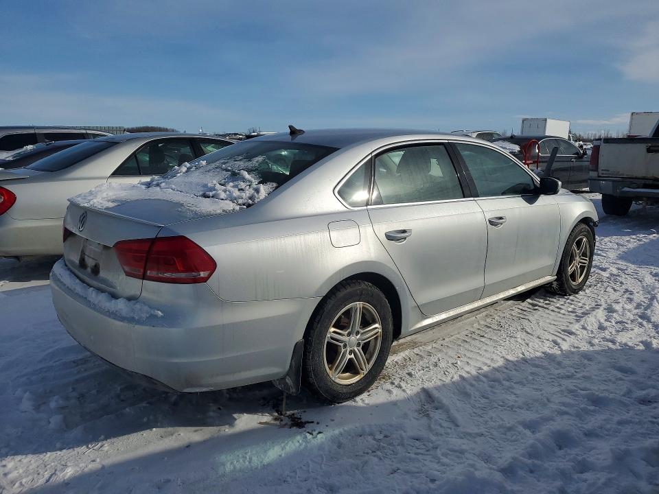 79054515 :رقم المزاد ، 1VWBH7A33DC106883 vin ، 2013 Volkswagen Passat مزاد بيع