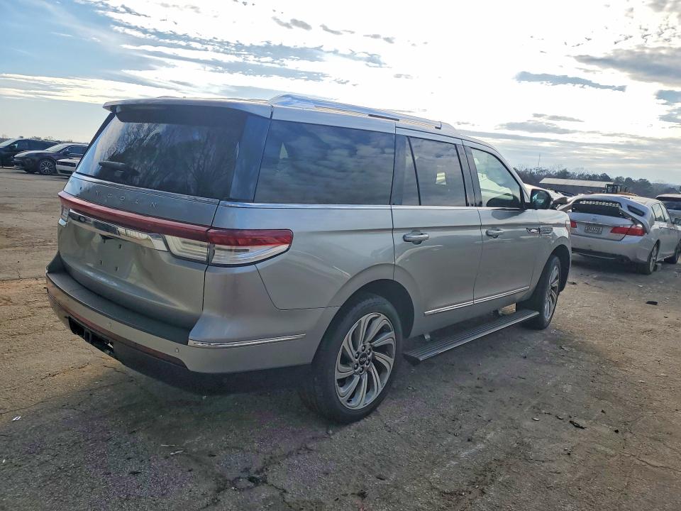 2022 Lincoln Navigator მანქანა იყიდება აუქციონზე, vin: 5LMJJ2KT0NEL10155, აუქციონის ნომერი: 75681415