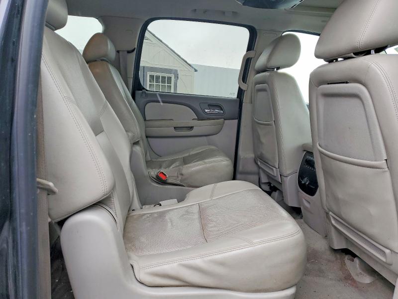 Продажа на аукционе авто 2010 Chevrolet Suburban, vin: 1GNUKKE39AR186359, номер лота: 77018925