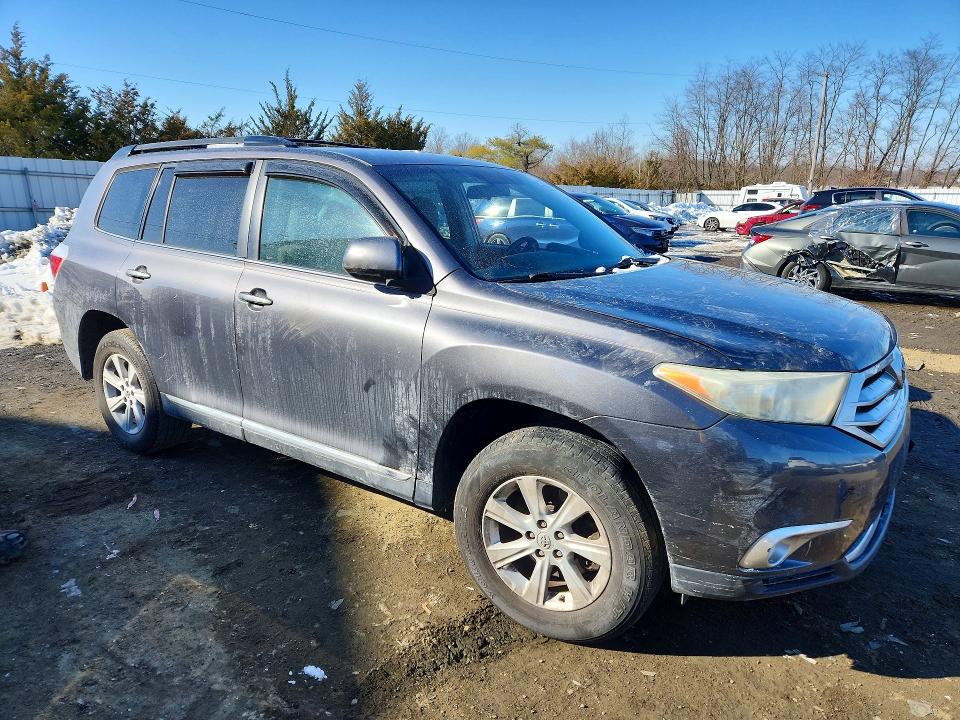 76161645 :رقم المزاد ، 5TDBK3EH5DS248752 vin ، 2013 Toyota Highlander مزاد بيع