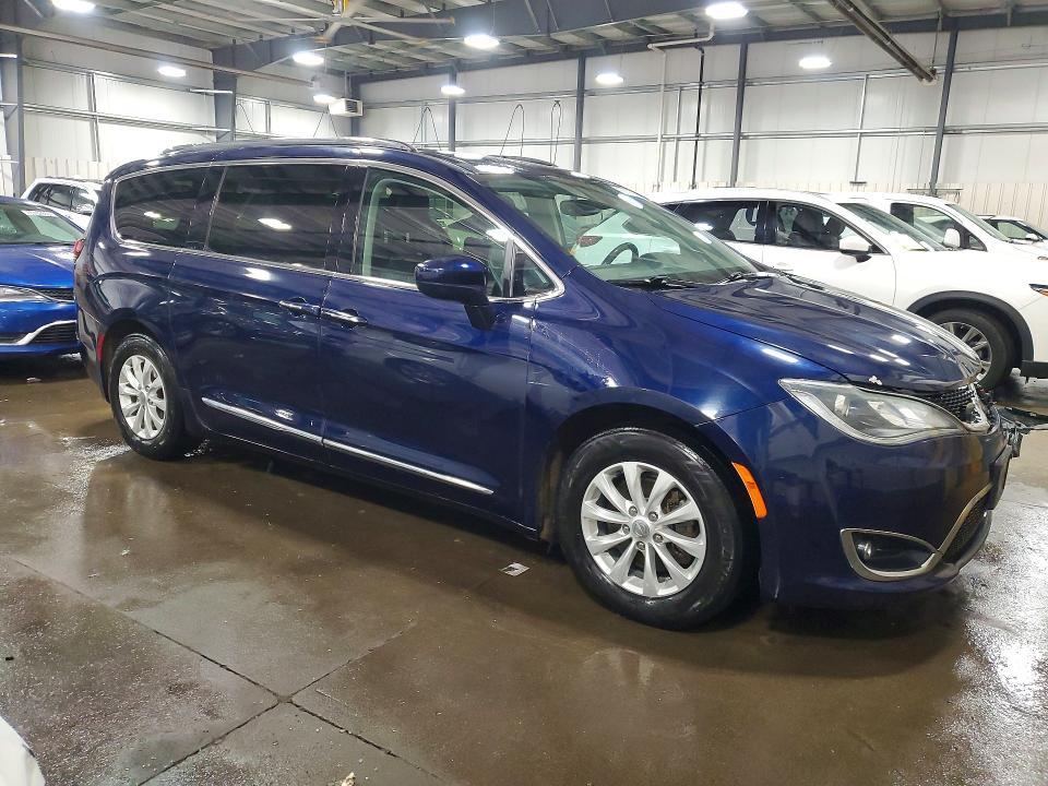 76969565 :رقم المزاد ، 2C4RC1BG5KR537289 vin ، 2019 Chrysler Pacifica مزاد بيع