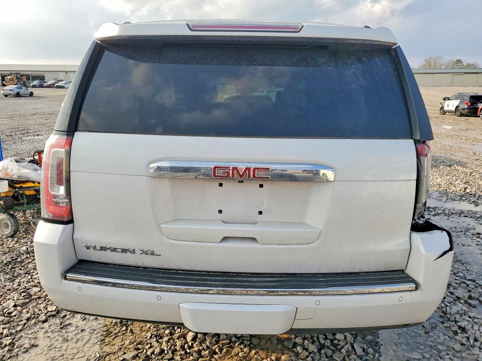 Продаж на аукціоні авто 2016 Gmc Yukon Xl, vin: 1GKS2HKJ2GR204221, номер лоту: 78175915
