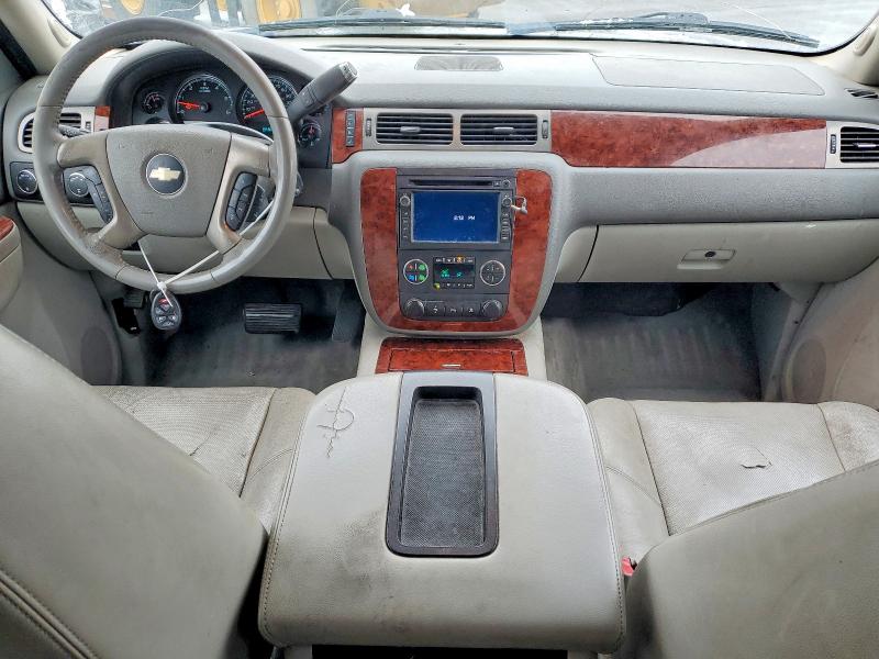 Продажа на аукционе авто 2010 Chevrolet Suburban, vin: 1GNUKKE39AR186359, номер лота: 77018925