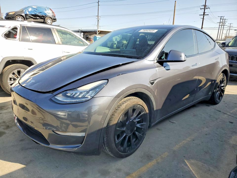 75862935 :رقم المزاد ، 5YJYGDEE4MF080629 vin ، 2021 Tesla Model Y مزاد بيع