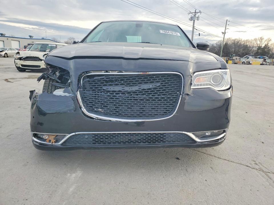2015 Chrysler 300 მანქანა იყიდება აუქციონზე, vin: 2C3CCAAG1FH904048, აუქციონის ნომერი: 76041615