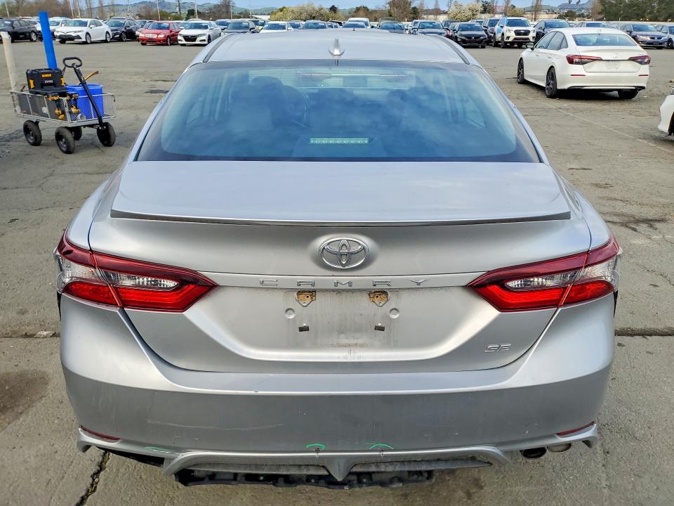 Продаж на аукціоні авто 2021 Toyota Camry, vin: 4T1G11AK6MU530484, номер лоту: 77686825