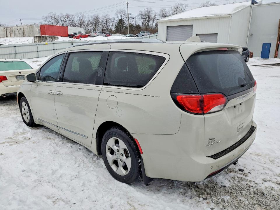 Продажа на аукционе авто 2017 Chrysler Pacifica, vin: 2C4RC1EG5HR555828, номер лота: 75688475