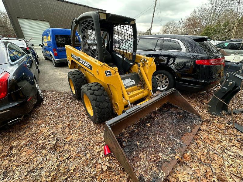 79255635 :رقم المزاد ، KV0250A250800 vin ، 2010 John Deere 250 مزاد بيع