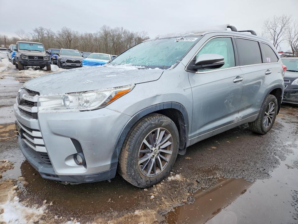 76529235 :رقم المزاد ، 5TDJZRFH2HS367146 vin ، 2017 Toyota Highlander مزاد بيع