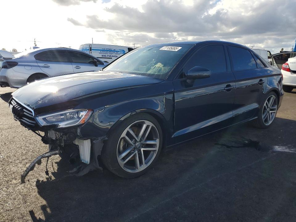 77135085 :رقم المزاد ، WAUB8GFF5J1033753 vin ، 2018 Audi A3 مزاد بيع