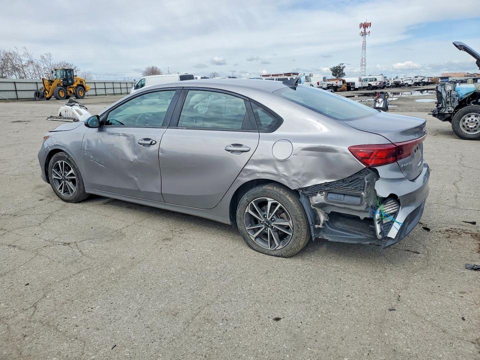 2023 Kia Forte მანქანა იყიდება აუქციონზე, vin: 3KPF24AD5PE526560, აუქციონის ნომერი: 77251325