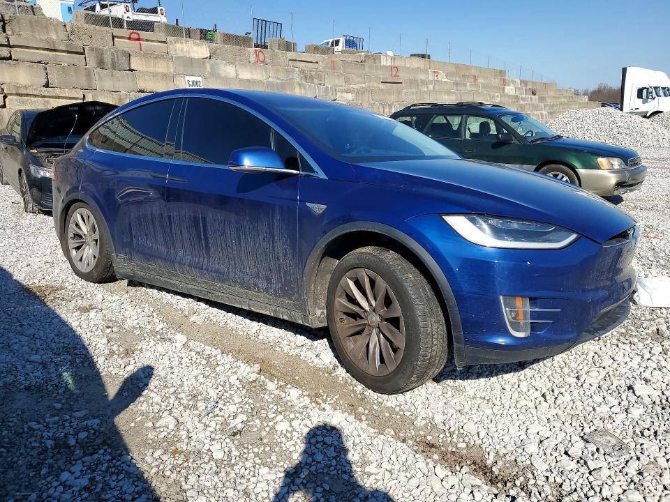 Продажа на аукционе авто 2016 Tesla Model X, vin: 5YJXCAE20GF006088, номер лота: 77681155