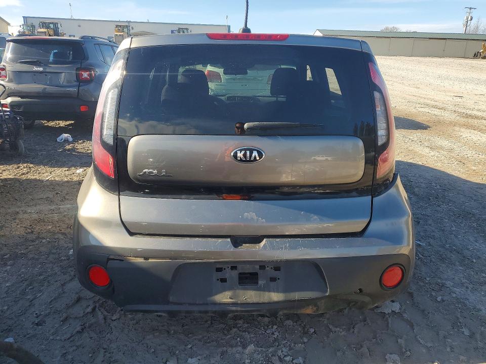 Продаж на аукціоні авто 2018 Kia Soul, vin: KNDJN2A20J7558019, номер лоту: 76925305