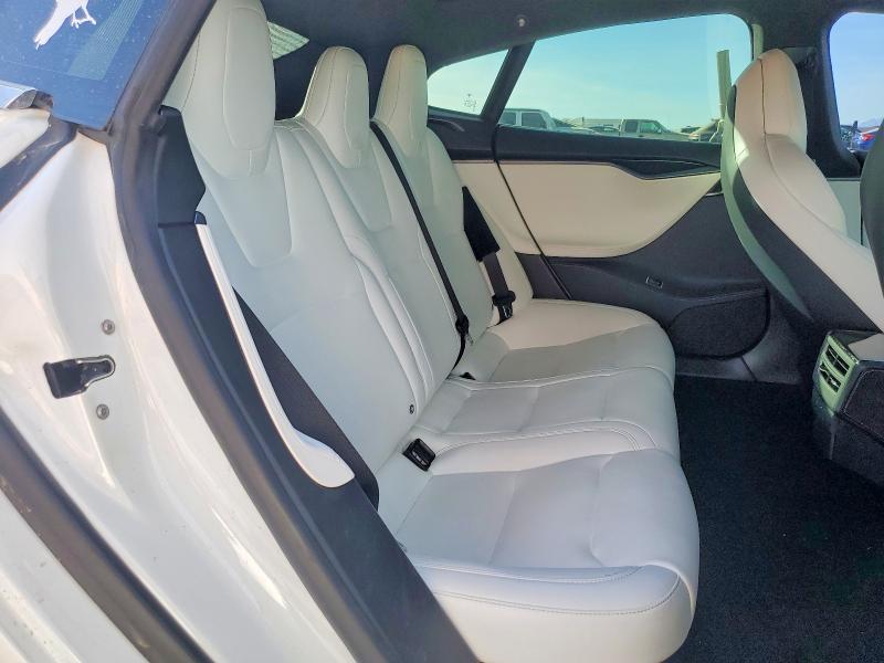 76136145 :رقم المزاد ، 5YJSA1E43KF330923 vin ، 2019 Tesla Model S مزاد بيع