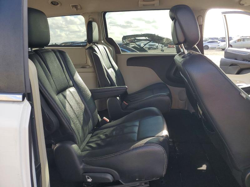77736115 :رقم المزاد ، 2C4RC1BGXFR661998 vin ، 2015 Chrysler Town & Country مزاد بيع