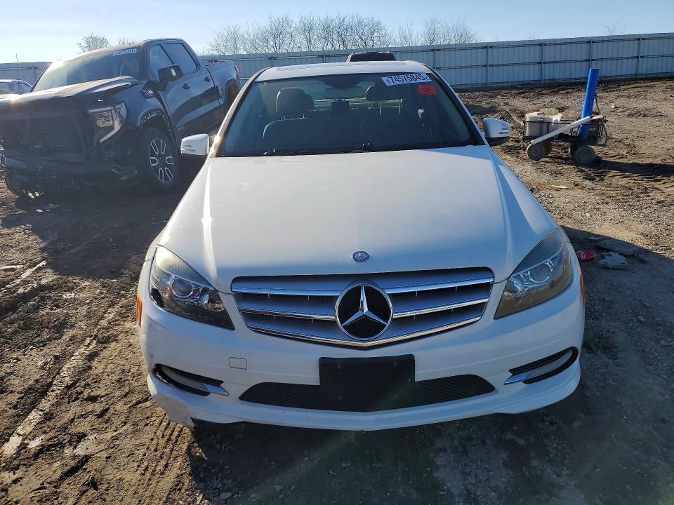 2011 Mercedes-benz C მანქანა იყიდება აუქციონზე, vin: WDDGF8BB3BR183294, აუქციონის ნომერი: 74575845
