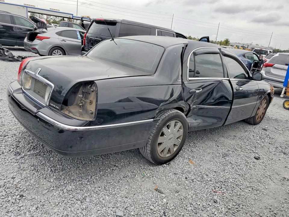 2003 Lincoln Town Car მანქანა იყიდება აუქციონზე, vin: 1LNHM83W13Y630827, აუქციონის ნომერი: 78449875