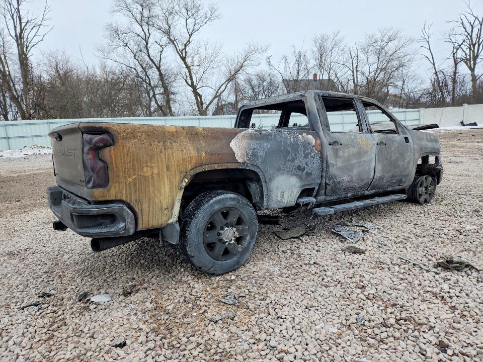 75757805 :رقم المزاد ، 1GC4YPEY7MF131463 vin ، 2021 Chevrolet Silverado مزاد بيع