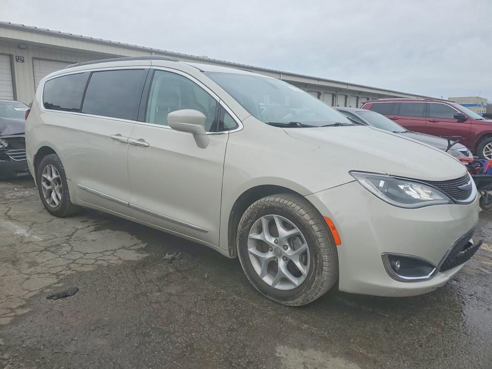 76319645 :رقم المزاد ، 2C4RC1BG9HR560759 vin ، 2017 Chrysler Pacifica مزاد بيع