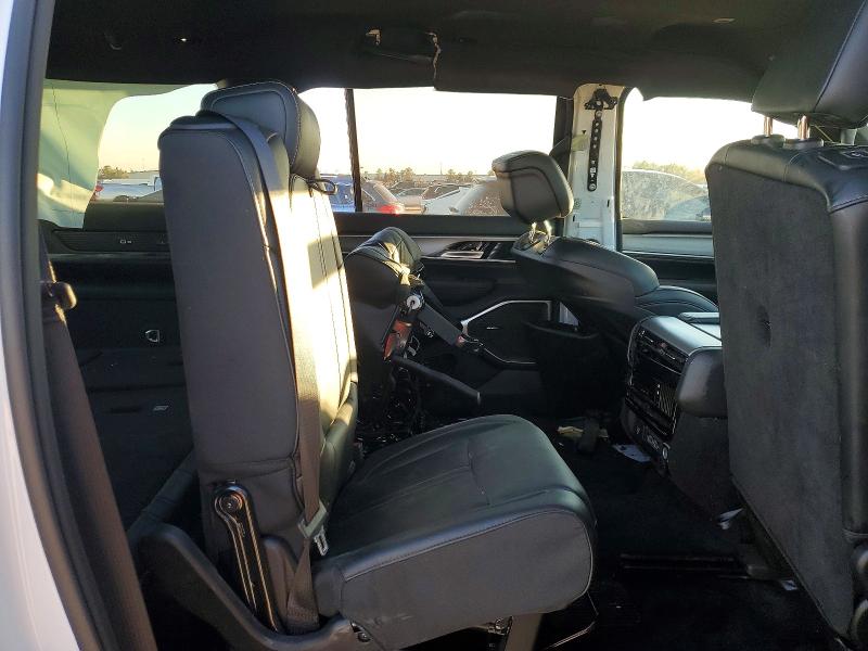 Продажа на аукционе авто 2025 Jeep Wagoneer S, vin: 1C4SJVBP6SS528467, номер лота: 76584165